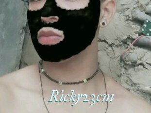 Ricky23cm